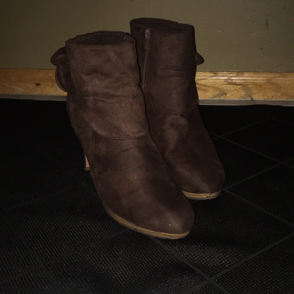 Dress shoes
